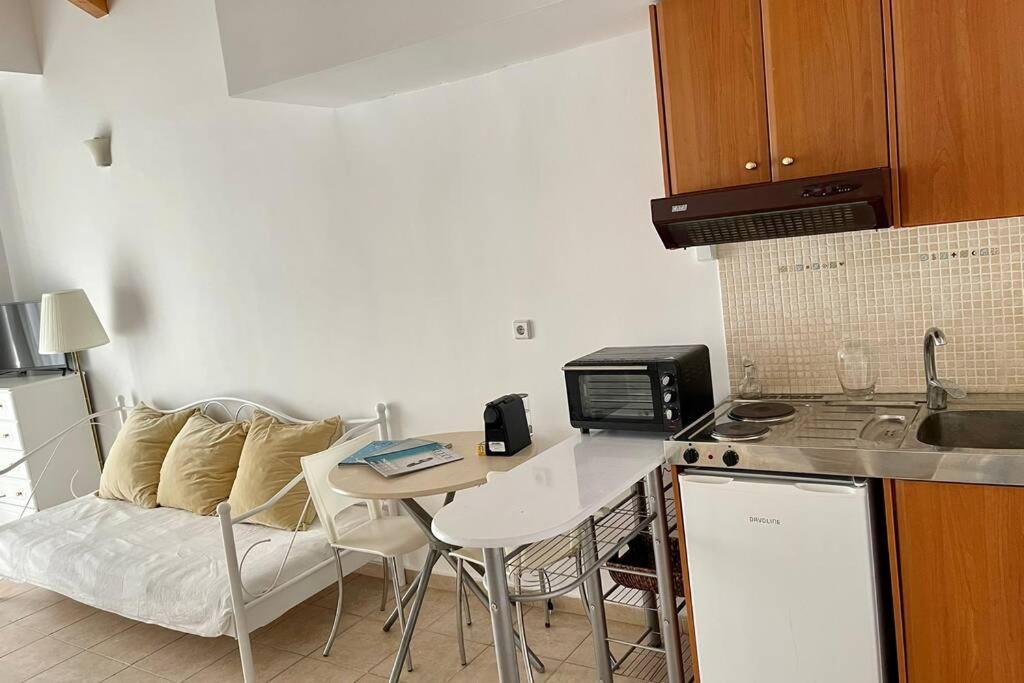 Studio Stay White Room Kalamata Exteriör bild